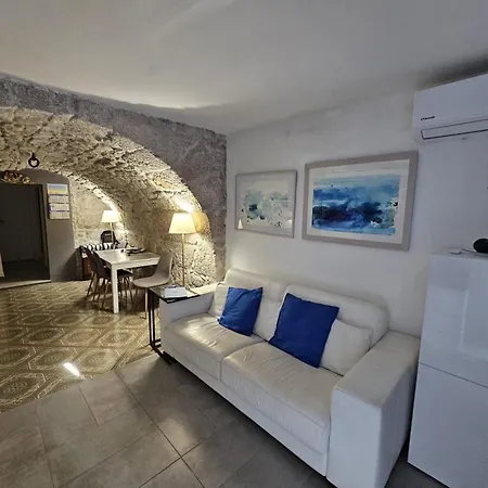 Apartment D And D