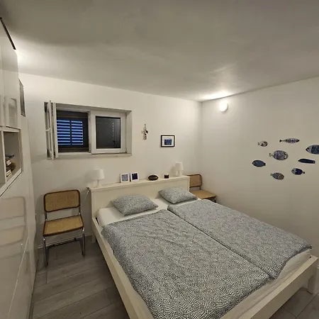 Apartment D And D *