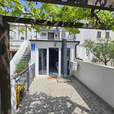 D And D Apartment